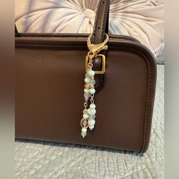 Handmade Beaded Freshwater Pearl Bag Charm Keychain 5” - Picture 3 of 5